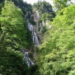 羽衣の滝と羽衣ダム 落差270mの大瀑布と希少な自然石の砂防ダム 5年ぶりに遊歩道が復活