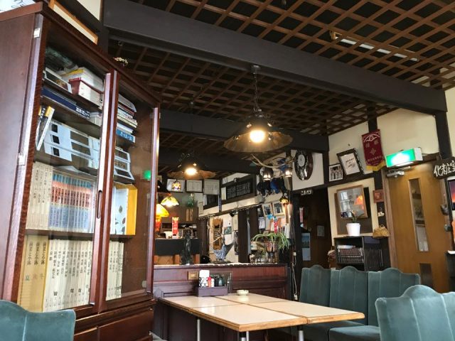 浦臼町『コーヒー＆食事 舘』旧浦臼郵便局舎を再利用した昭和レトロな空間
